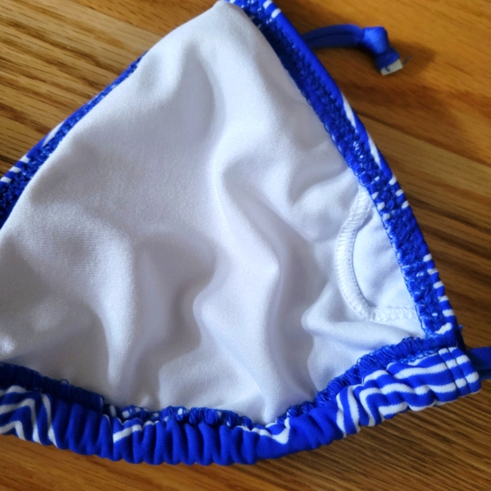 NWOT Mossimo Triangle Bikini Top - Picture 8 of 9